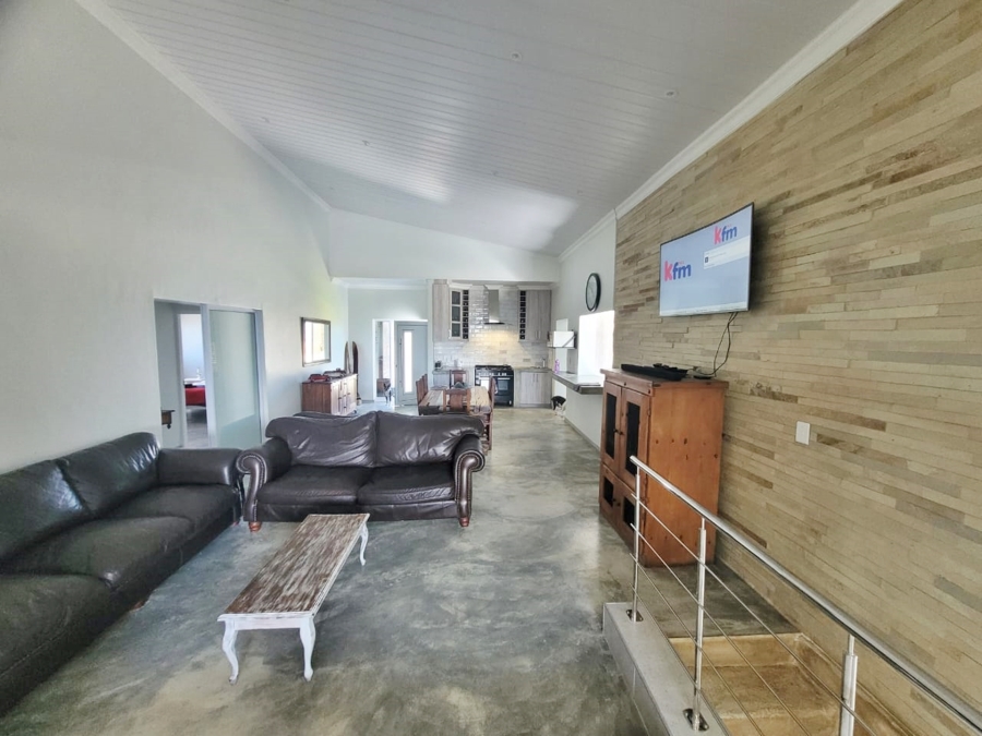 To Let 4 Bedroom Property for Rent in Oceanview Heights Western Cape